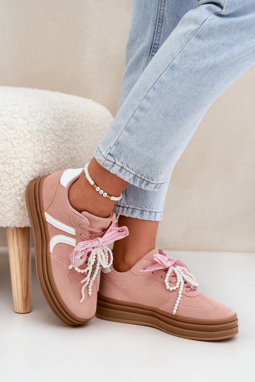 Scarpe modello sneakers Femminile con una piattaforma con bellissimi dettagli colore rosa Vinness