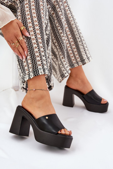Femminile Pantofole in ecopelle con i tacchi e piattaforma colore nero Tamirella