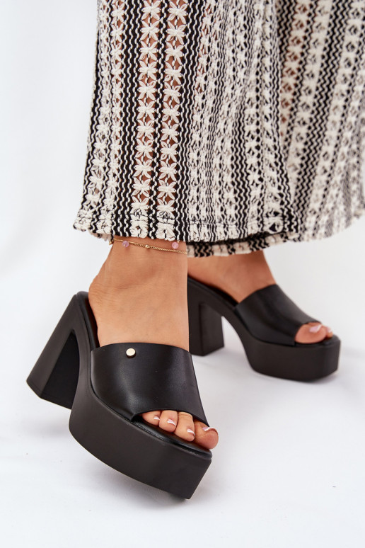 Femminile Pantofole in ecopelle con i tacchi e piattaforma colore nero Tamirella