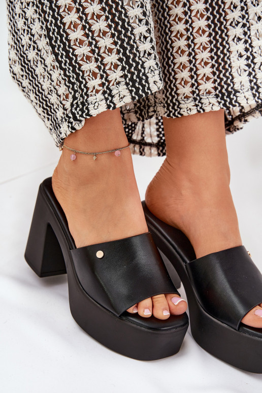 Femminile Pantofole in ecopelle con i tacchi e piattaforma colore nero Tamirella