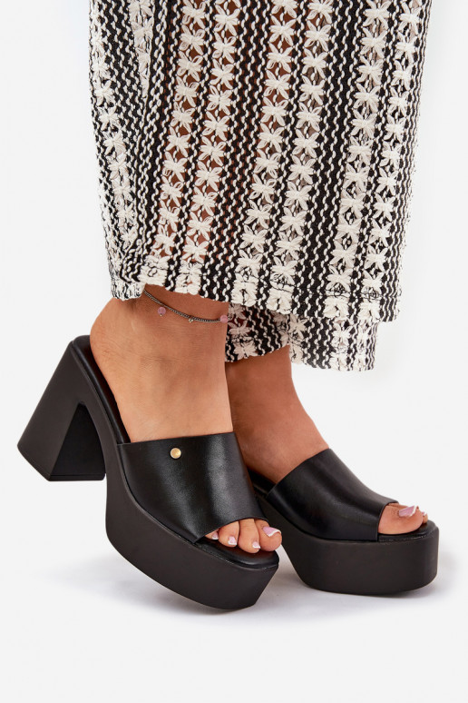 Femminile Pantofole in ecopelle con i tacchi e piattaforma colore nero Tamirella