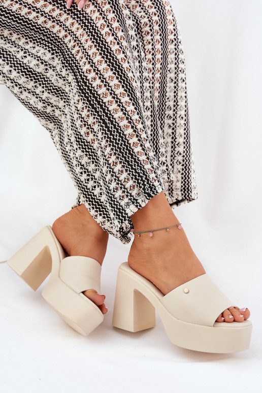 Femminile Pantofole in ecopelle con i tacchi e piattaforma colore avorio Tamirella