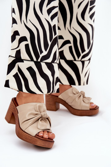 Pantofole da donna con i tacchi in ecopelle beige Kikilla 2