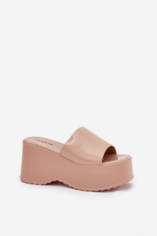 Zoccoli da donna con effetto lucido e piattaforma color sabbia Nellevia